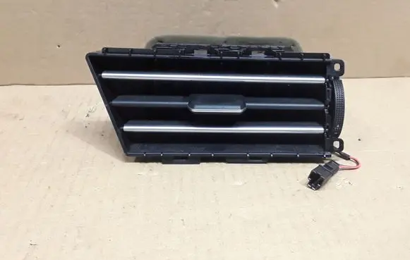 Volkswagen PASSAT B8 Dash center air vent grill 3G1819727