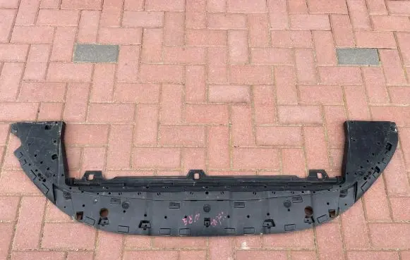 Volvo XC60 Front bumper skid plate/under tray 31383167
