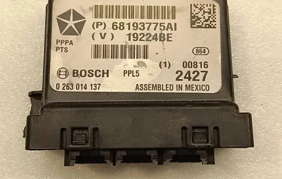 Chrysler Pacifica Parking PDC control unit/module 68193775AI 19224BE 301411
