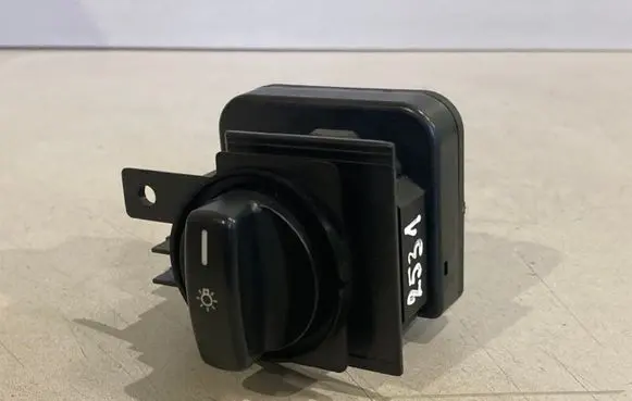 Mercedes-Benz A W169 Light switch 1695451004 32220101