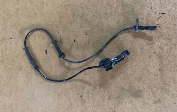Chevrolet Camaro ABS brake wheel speed sensor 92199861