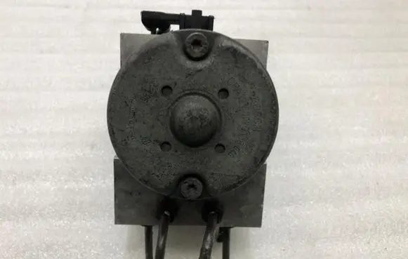 Volkswagen PASSAT B5 ABS Pump