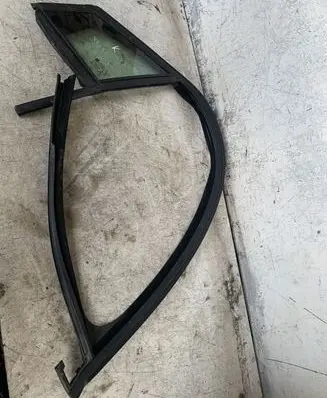 Opel Astra K Front door vent window glass four-door 