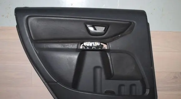 Volvo XC90 Front door card panel trim