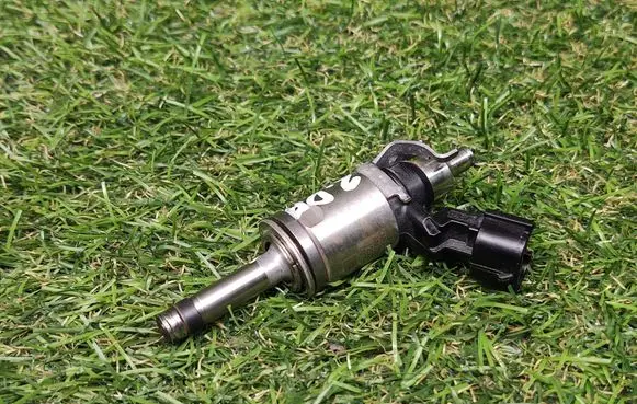 Ford Focus Fuel injector CM5EBB