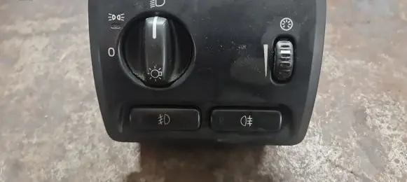 Volvo XC70 Light switch 8691749