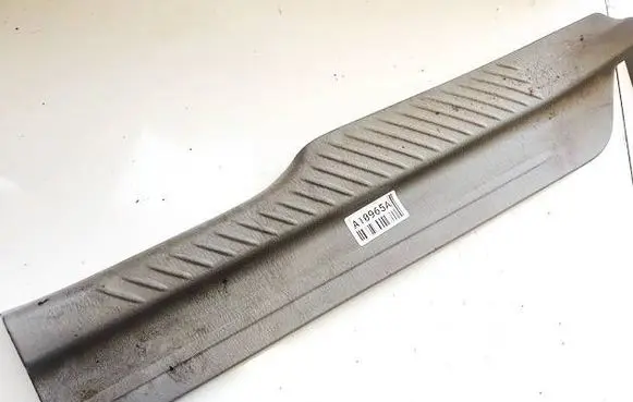 Mazda Premacy Front sill trim cover C10068740