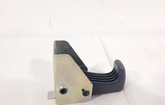 Skoda Octavia Mk2 (1Z) Tie down hook / loop 1Z9867615D