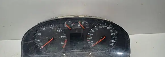 Volkswagen PASSAT B5 Speedometer (instrument cluster) 3B0920811 3B0920842