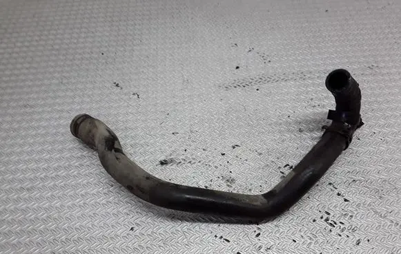Volkswagen Touran I Engine coolant pipe/hose