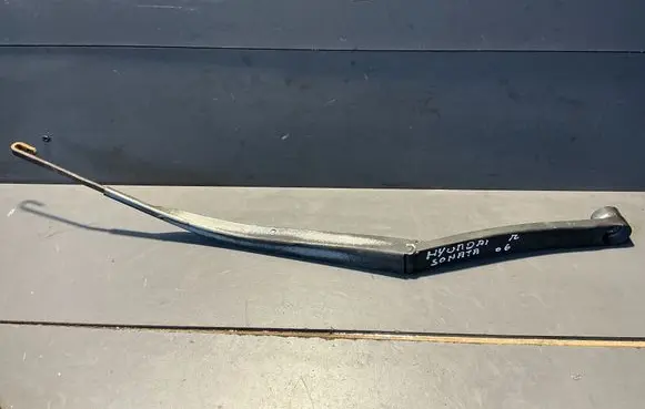Hyundai Sonata Front wiper blade arm H9686