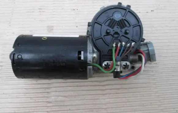 Renault Scenic I Front wiper linkage and motor