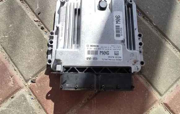 KIA Sorento Engine control unit/module 391702A600 EDC17057 0281035069