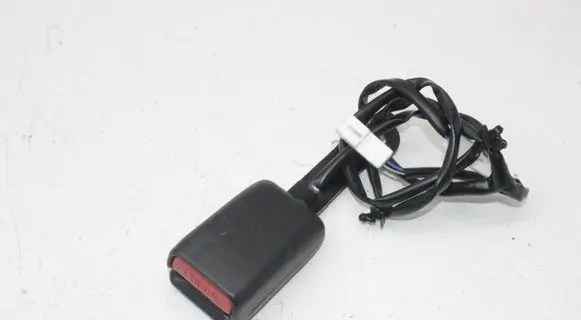 Nissan Leaf II (ZE1) Front seatbelt buckle