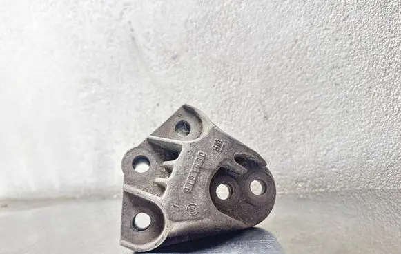 Opel Vectra B Engine mounting bracket 9191630