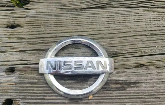 Nissan Note (E11) Manufacturers badge/model letters 90890AU400