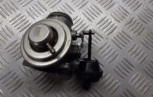 Skoda Octavia Mk1 (1U) EGR valve 038131501M