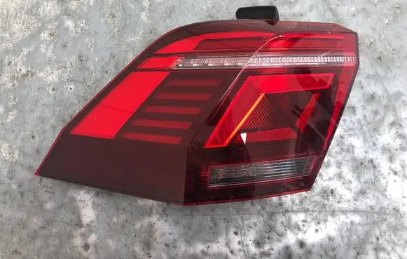 Volkswagen Tiguan Rear/tail lights 5NA945207J-BILI 5NA945207J
