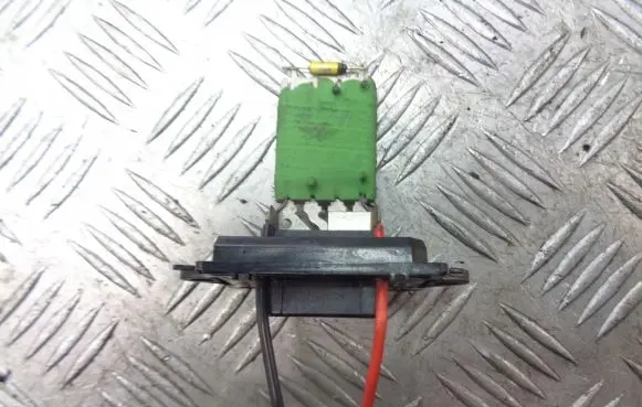 Renault Megane II Heater blower fan relay 