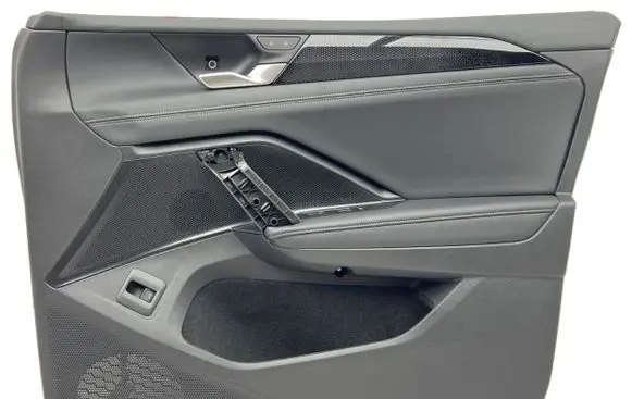 Volkswagen Tiguan Front door card panel trim 572867012