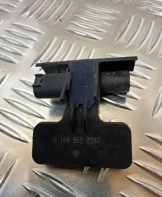 Mercedes-Benz ML W164 Windshield washer spray nozzle A1648600347