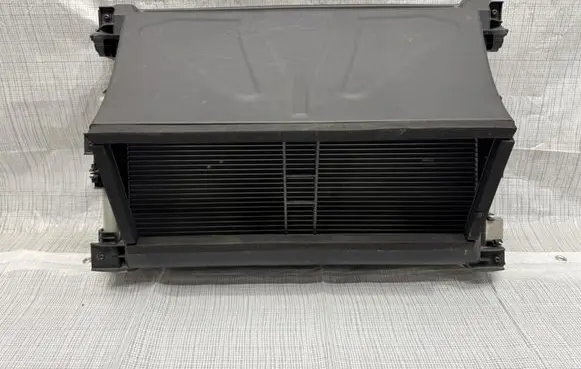 Maserati GranTurismo Radiator set 670162495