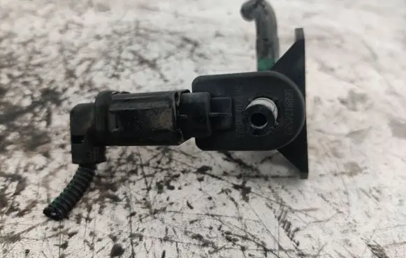 Citroen C4 II Turbo solenoid valve 9688124580