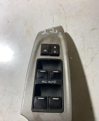 Honda Accord Electric window control switch 35750TL0E1111