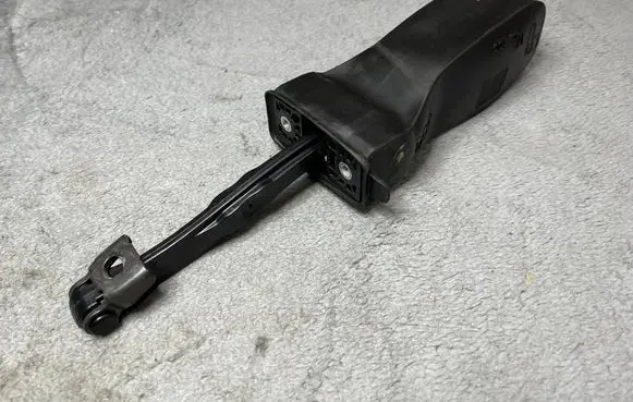 Volkswagen PASSAT B8 Front door check strap stopper 3G0837249A