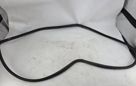 BMW 5 E34 Rear door rubber seal (on body)