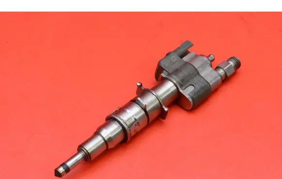 BMW 1 E82 E88 Fuel injector 758904811