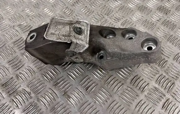 Maserati Ghibli Engine mounting bracket 2336973
