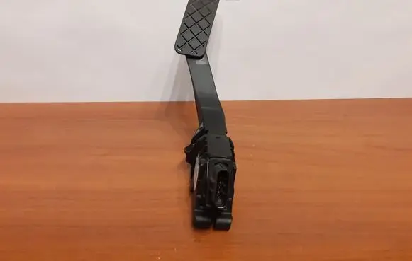 Volkswagen Golf VII Accelerator throttle pedal 5Q2723503D 5434