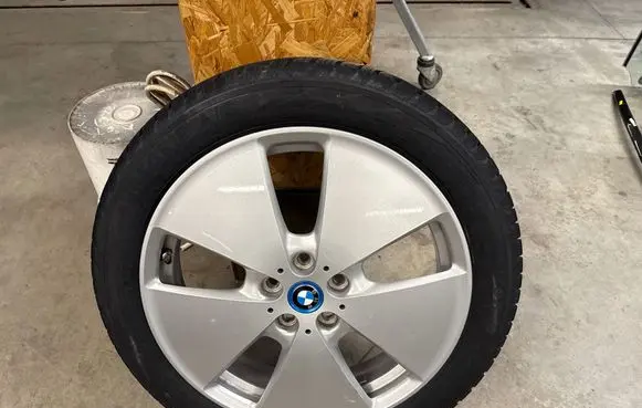 BMW i3 R19 alloy rim 6852053