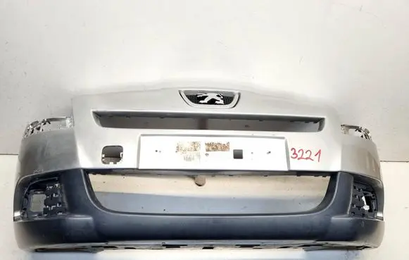 Peugeot 5008 Front bumper 9687444877