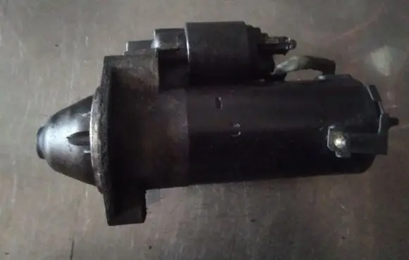 Volkswagen PASSAT B5.5 Starter motor 0001110128 068911024G