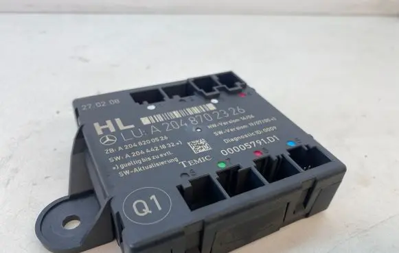 Mercedes-Benz C W204 Door control unit/module A2048200526 A2048702326 00005791D1
