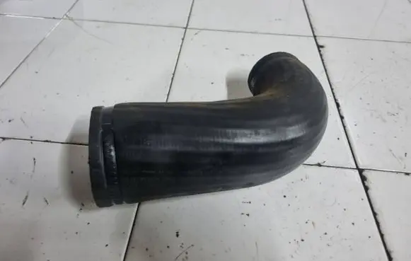 Volvo V70 Intercooler hose/pipe 08699419