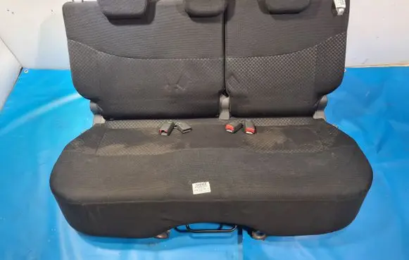 Daihatsu Materia Second row seats 