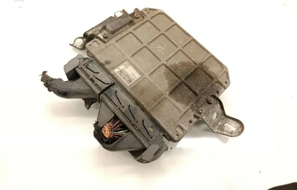 Toyota Yaris Engine control unit/module 896610D400