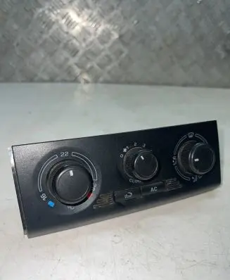 Skoda Fabia Mk2 (5J) Climate control unit 5J0820045