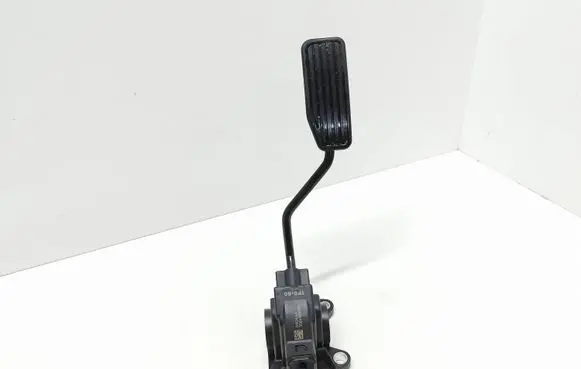 Honda Insight Accelerator throttle pedal 50241686581 09044A