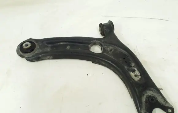 Volkswagen PASSAT B8 Front lower control arm/wishbone 3Q0407154D