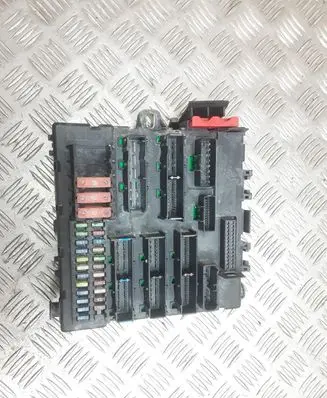 Opel Signum Fuse module 13112909