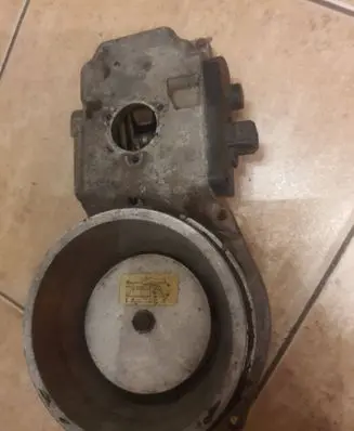 Audi 100 200 5000 C3 Fuel distributor 034133353C 0438121049