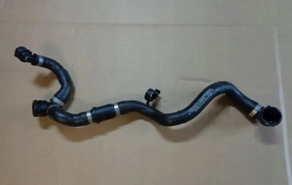 Mercedes-Benz CLS W257 Engine coolant pipe/hose A2135019701 2135019701