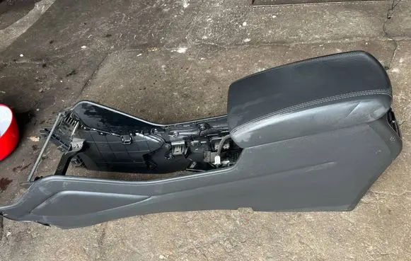 Hyundai Tucson TL Armrest 