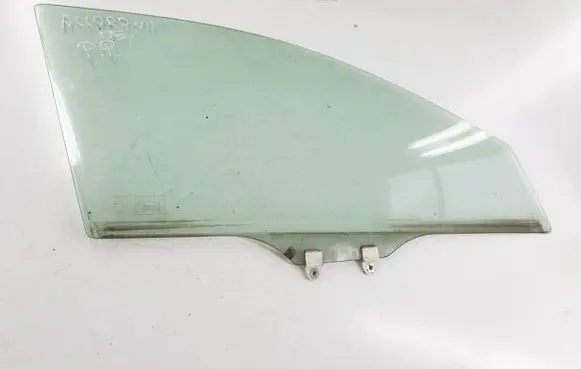 Honda Accord Front door window glass four-door AC00RD00