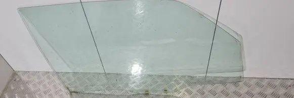 Mitsubishi Pajero Front door window/glass (coupe) 