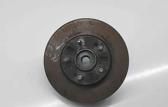 Suzuki Swift II Front wheel hub 4515168L00